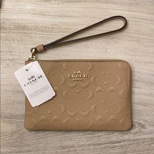 ❌sold❌ Coach Zip wristlet!